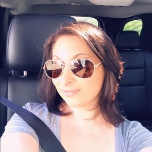 Meet your Posher, Alicia